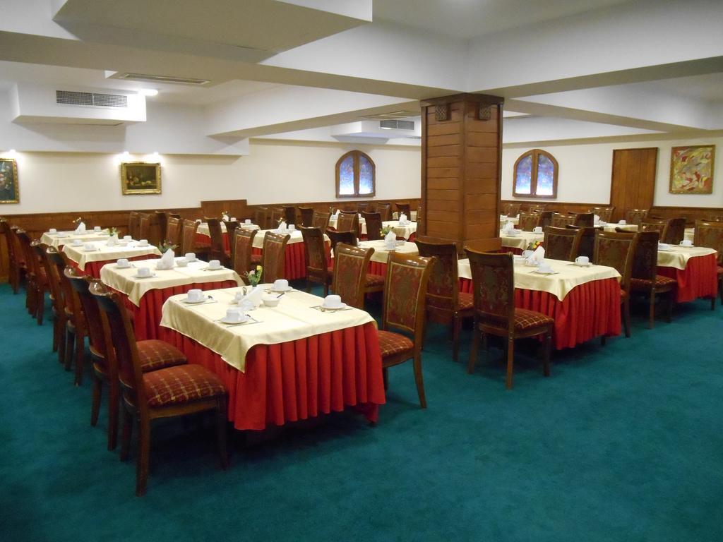 Armenian Royal Palace Erivan Exterior foto